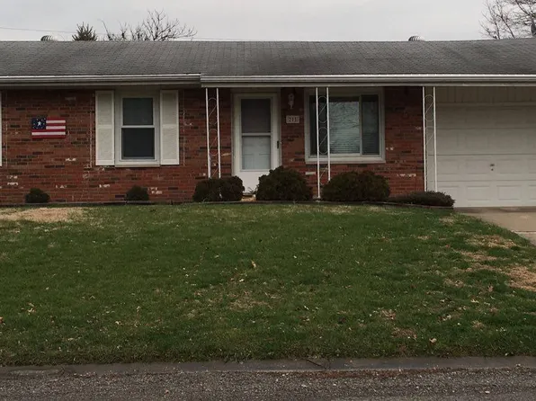 205 Avalon St, Brighton, IL 62012