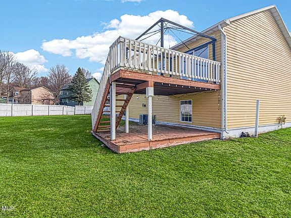 3rd image of 343 Hickory Lane