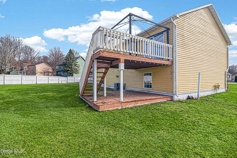 3rd image of 343 Hickory Lane