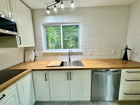 15 Norfolk Ct — Photo 4