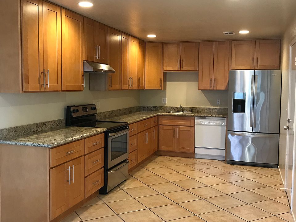 1st image of 125 Bond Ave