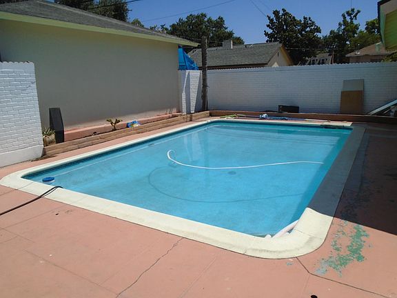2nd image of 412 W Floradora Ave
