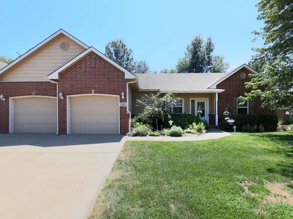 911 S James Ct, Maize, KS 67101