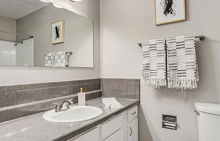 The Club at Indian Creek Apartment Homes — Photo 12