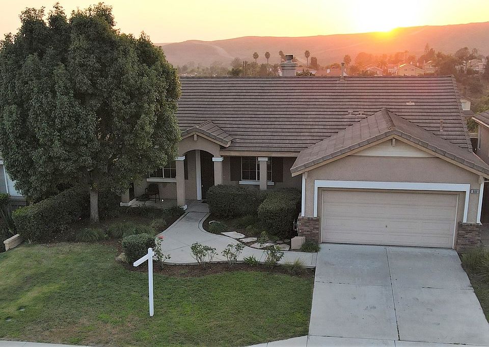 1st image of 909 Glendora Dr