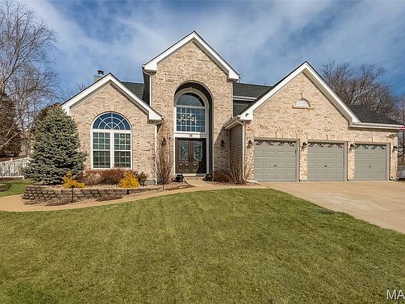 3rd image of 11 Southern Hills Ct