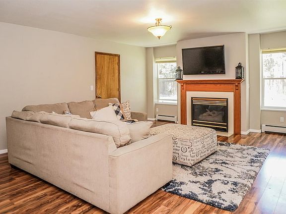 3rd image of 3535 Applewood St