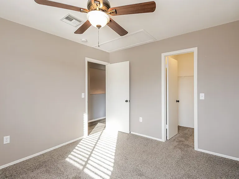 1534 E Campbell Ave — Photo 13