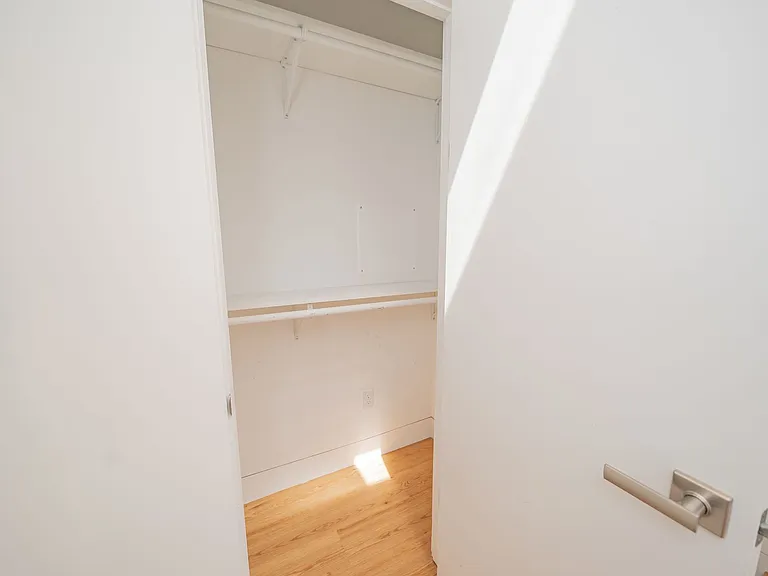 848 32nd Street — Photo 23
