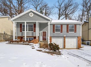 557 Woodlyn Xing, Ballwin, MO 63021