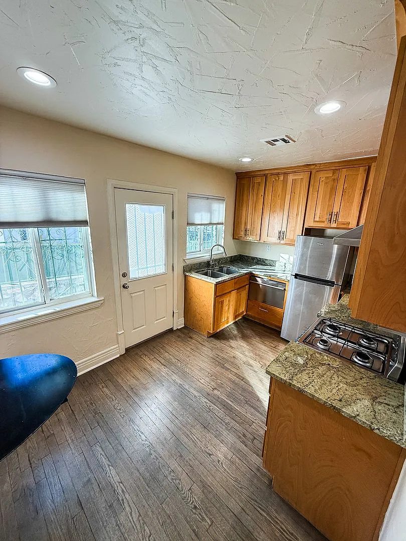 Apartment located near University/Medical complex — Photo 3