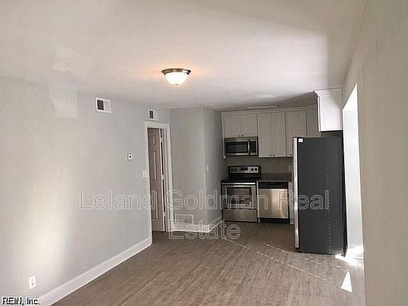 4th image of 3216 Arctic Ave