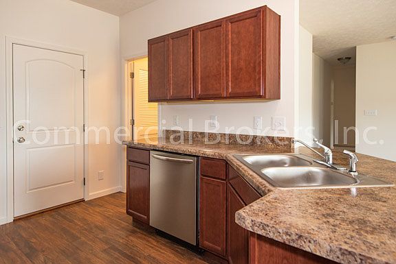 3rd image of 3226 Jasmine Ct