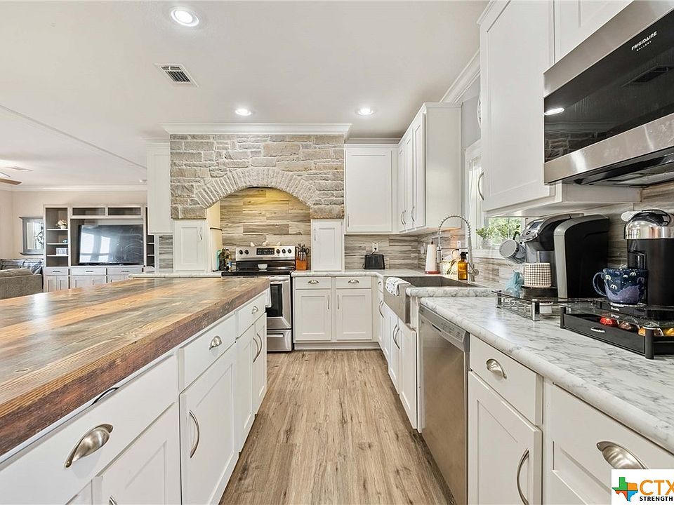 1st image of 216 Ponderosa Loop