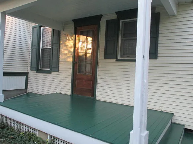 431 Front St photo 1