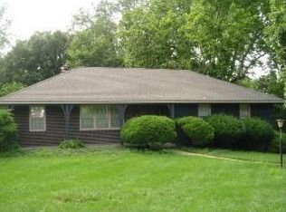 6526 NW Melody Ln W, Parkville, MO 64152