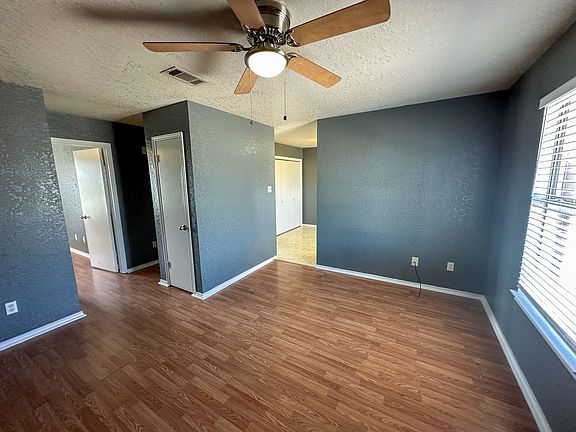 3rd image of 1716 Benttree Dr APT D