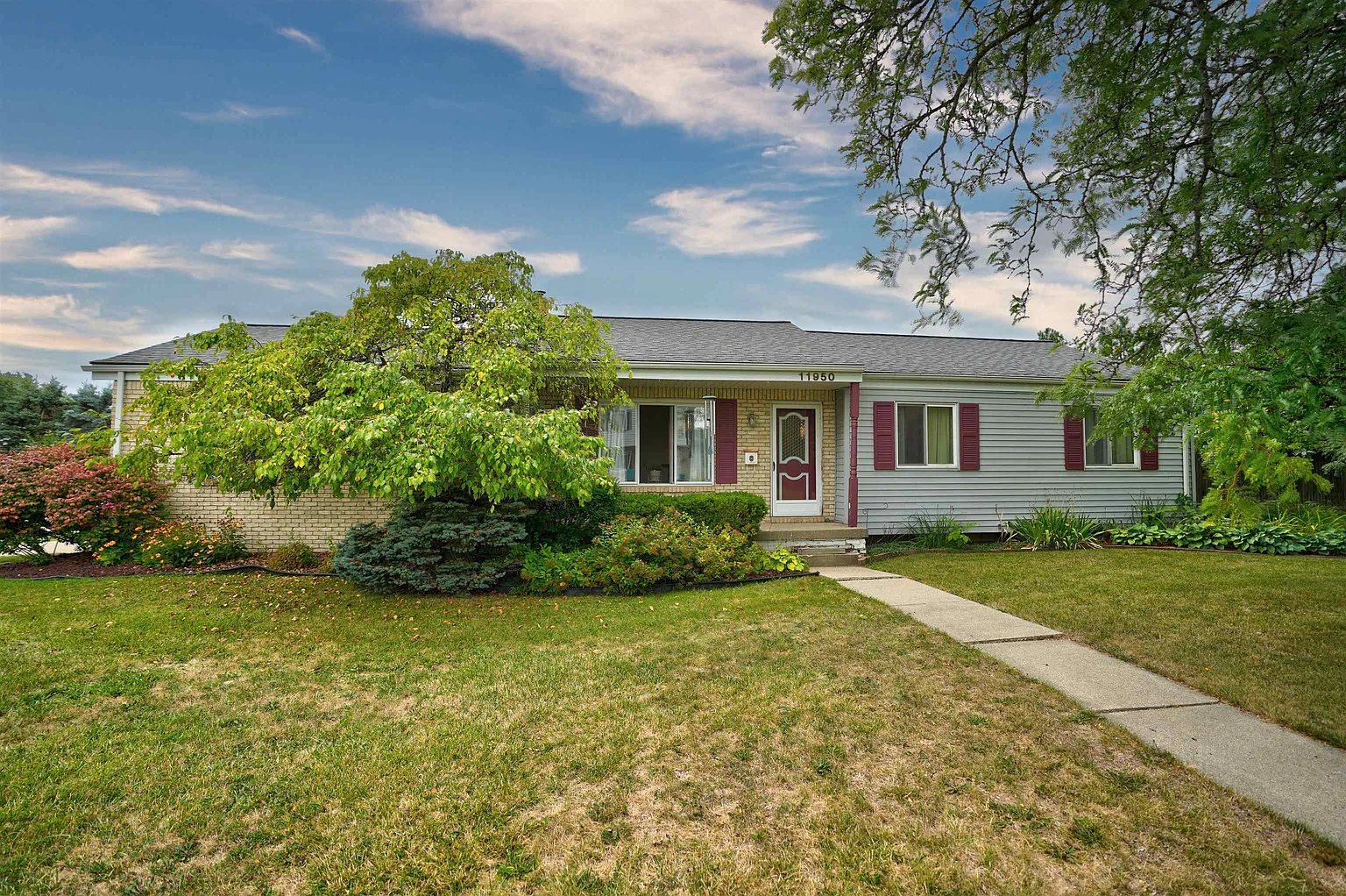 11950 Belsay Rd photo 1