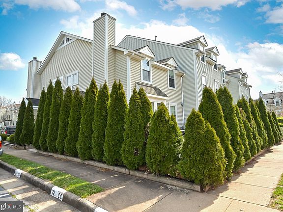 2nd image of 6019 Netherton St
