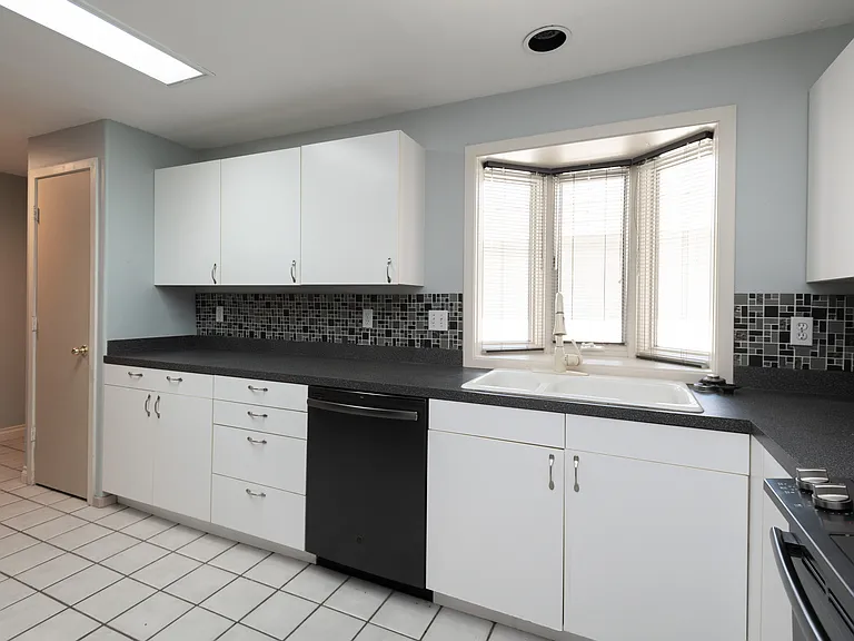 1050 NE Butler Market Rd #36 — Photo 6