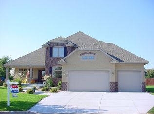 2340 River Shore Ct, Hastings, MN 55033