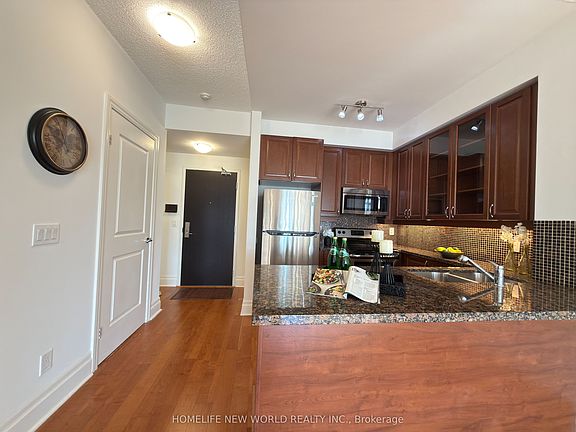 5th image of 151 Upper Duke Cres #403