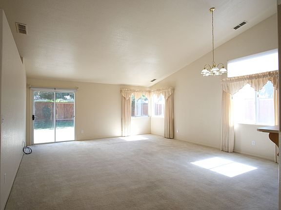5th image of 3450 Buenaventura Dr