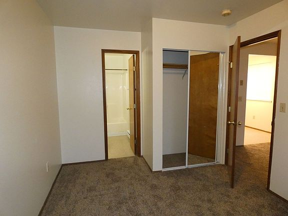 4th image of 108-122 W 5th St #E