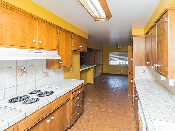 2nd image of 6281 Lake Park Dr