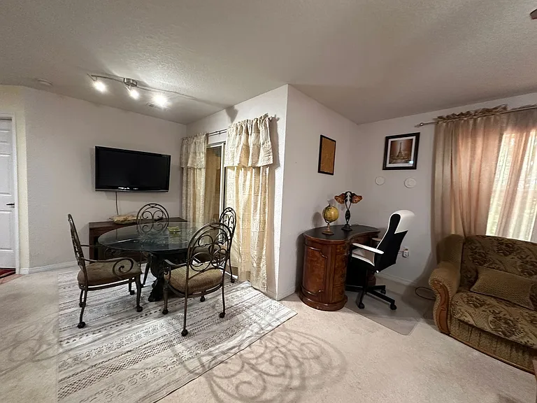 4600 E Moody Blvd #8M — Photo 7