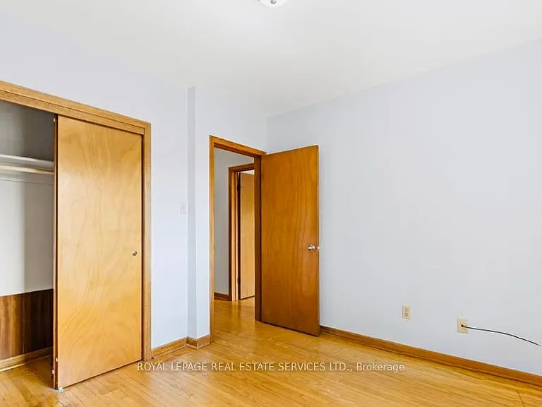 50 Peter St N #2 — Photo 2