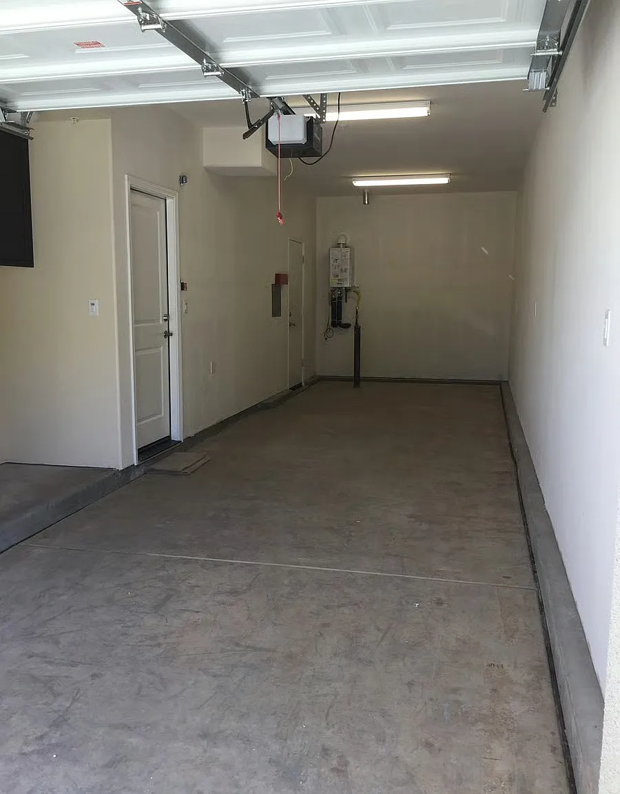 3 bed, 2.5 bath, 1318 sqft, $3,800 — Photo 3