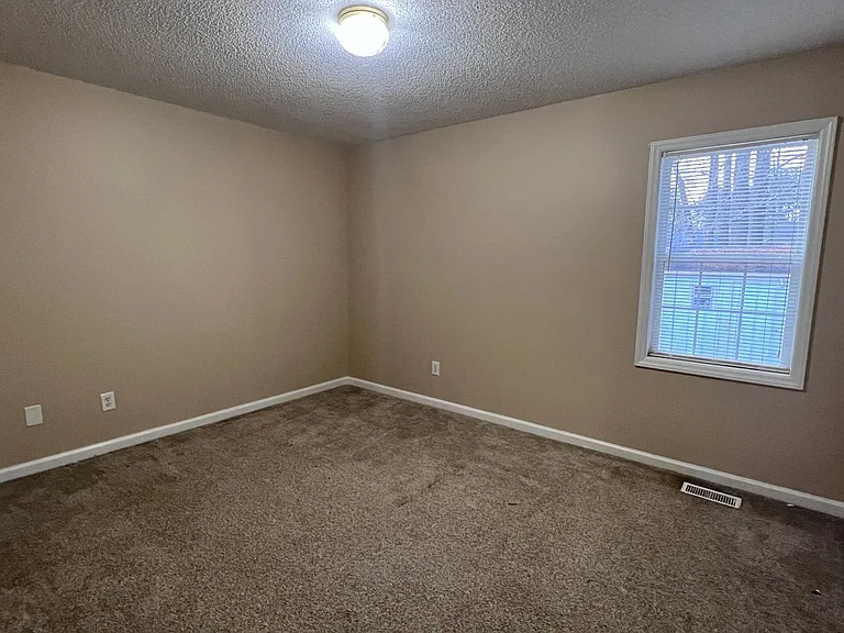 212 Walnut Creek Dr — Photo 13