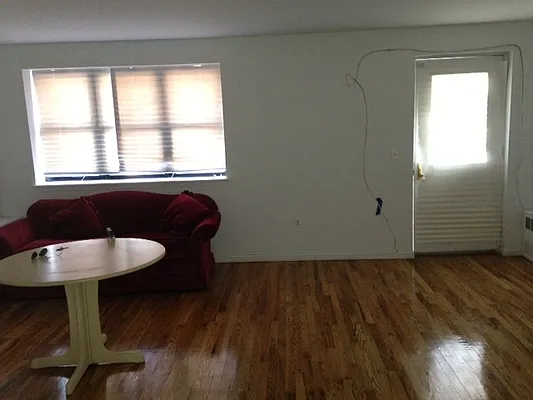 Rented by Premier Metro Realty Corp | media 2