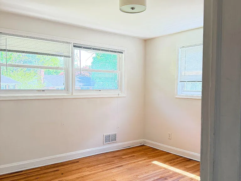 1307 Malbay Dr — Photo 13
