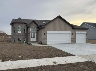 8252 Dylan Dr, Merrillville, IN 46410