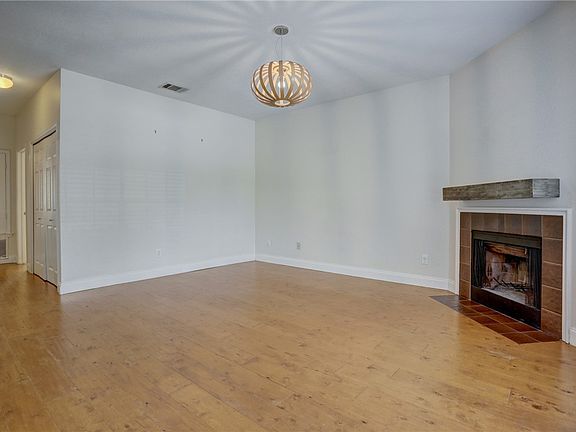 3rd image of 1610 Waterston Ave APT 7
