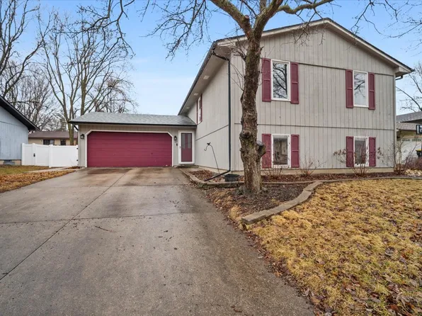 102 Nottingham Chase, Normal, IL 61761