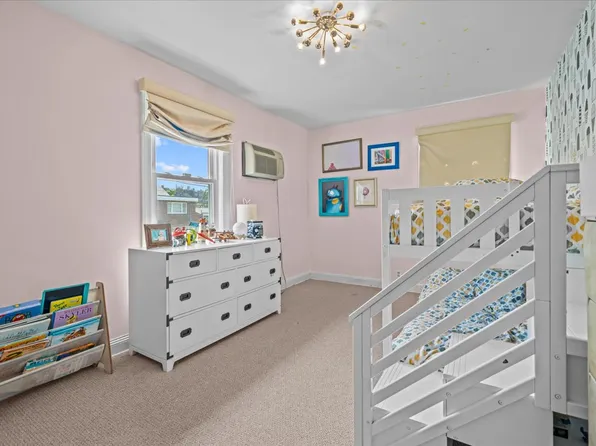 29 Exeter Street image 9 of 17