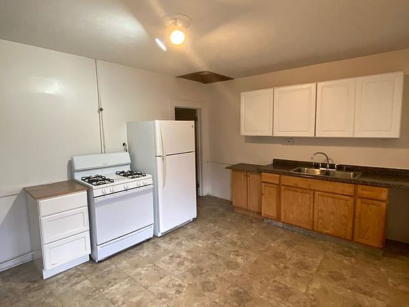 4th image of 1894 E 123rd St #7