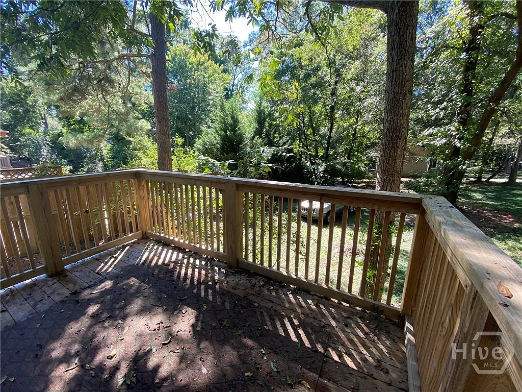 3 bed, 2.0 bath, 1742 sqft, $2,000 — Photo 2