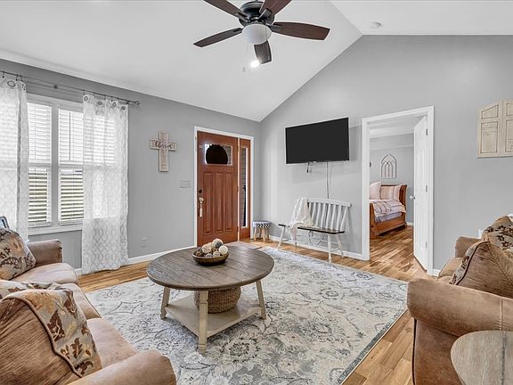 3rd image of 491 Hobbs Rd