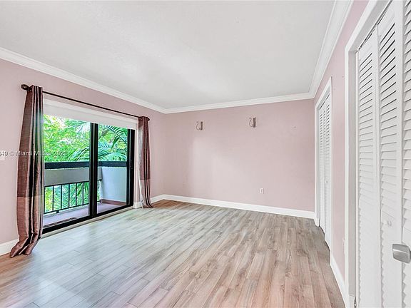 5th image of 400 Valencia Ave APT 4