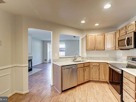 4th image of 8327 Green Heron Way #28