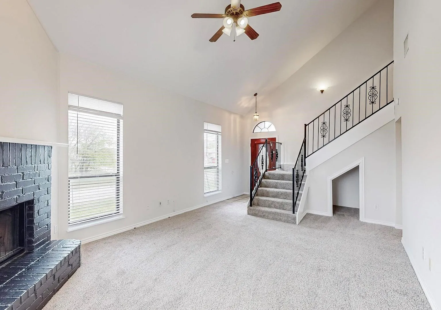8002 Arbor Avenue — Photo 2