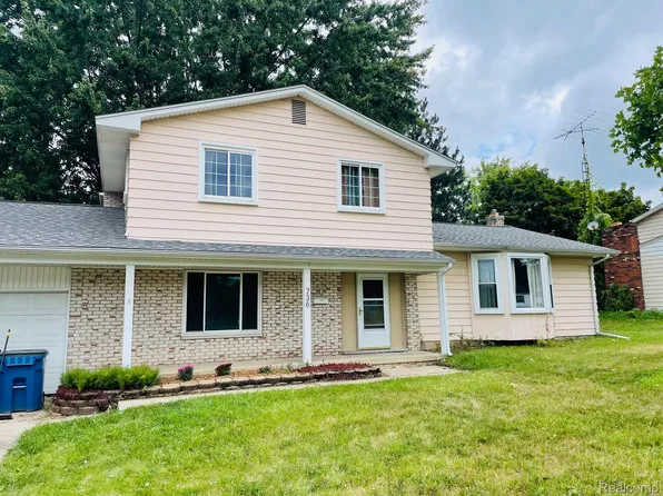 736 E Grand Blanc Rd, Grand Blanc, MI 48439
