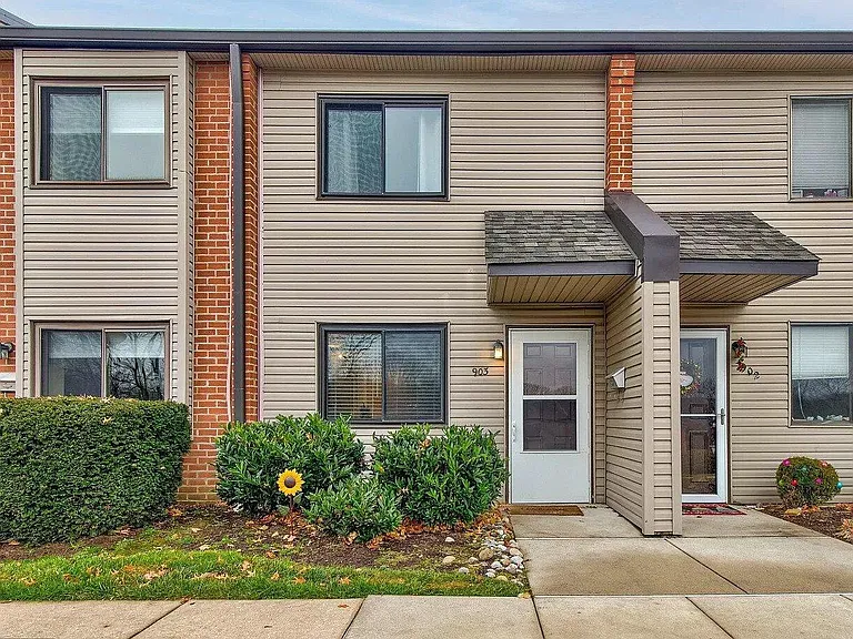 903 Valley Dr — Photo 11