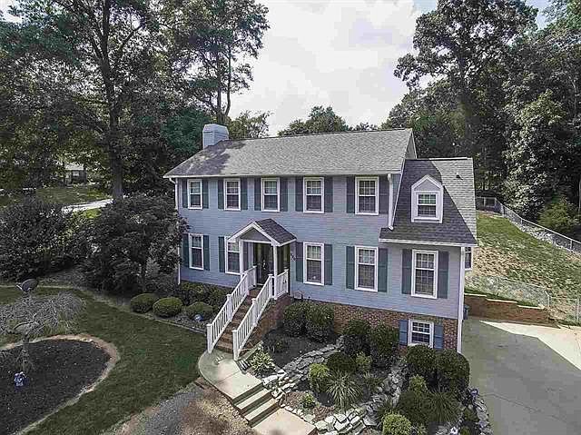 2nd image of 220 Cumberland Dr