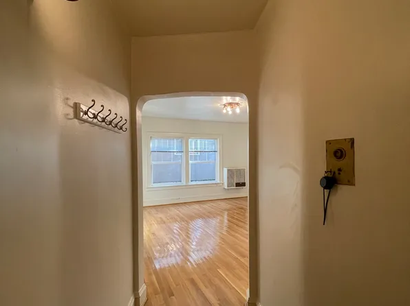 2934 SE Alder St #5, Portland, OR 97214