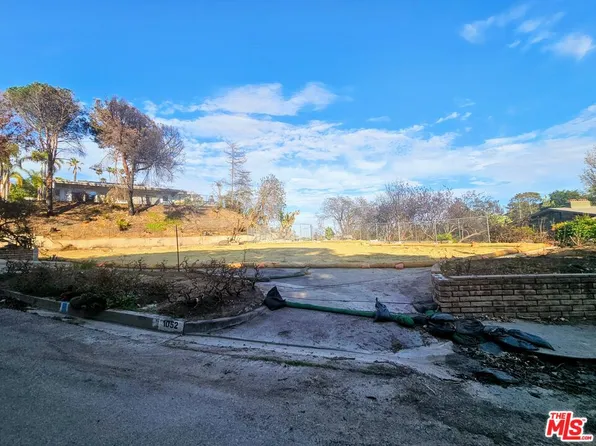 1052 Tellem Dr, Pacific Palisades, CA 90272